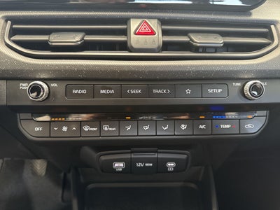 2025 Kia K3 LX MT