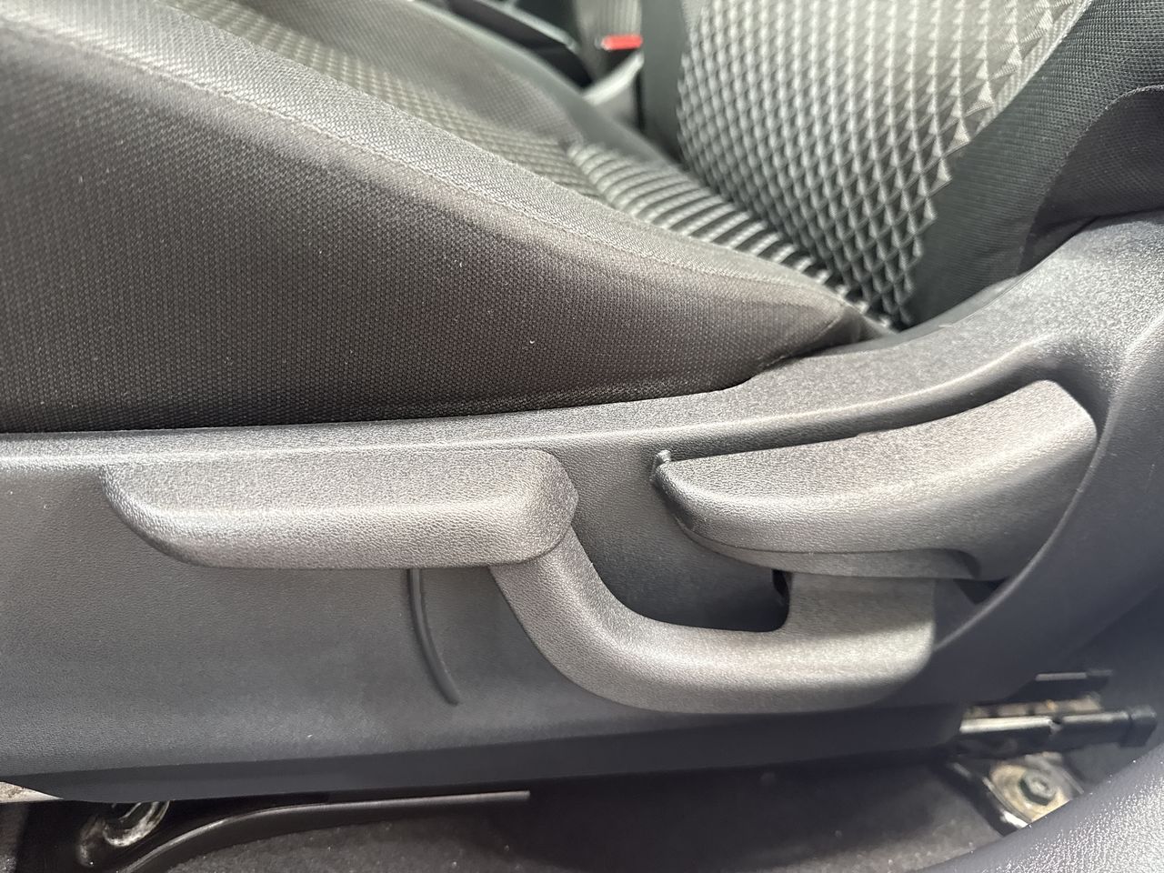 2020 Nissan VERSA SENSE CVT