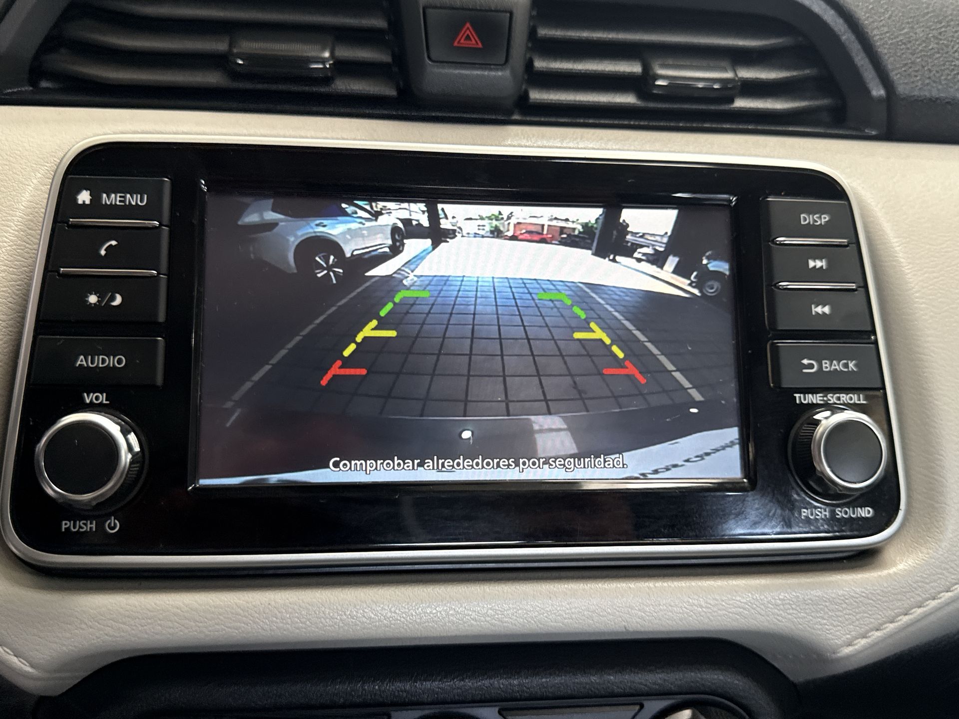 2022 Nissan VERSA ADVANCE CVT 22