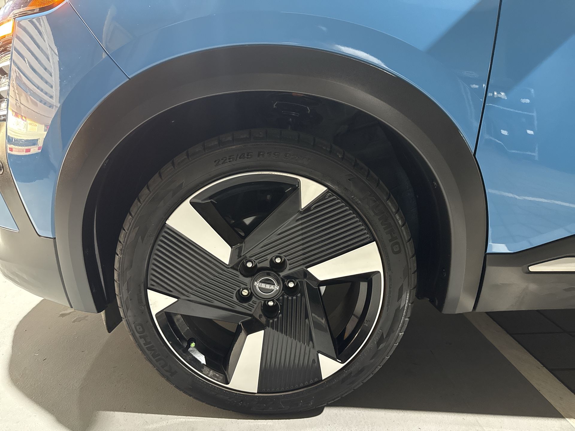 2025 Nissan KICKS PLATINUM CVT