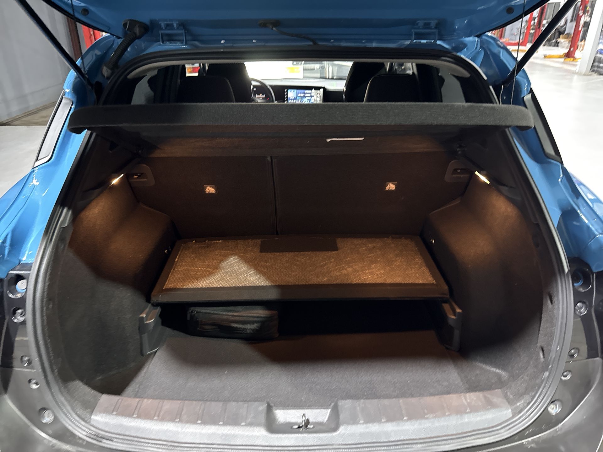 2025 Nissan KICKS PLATINUM CVT