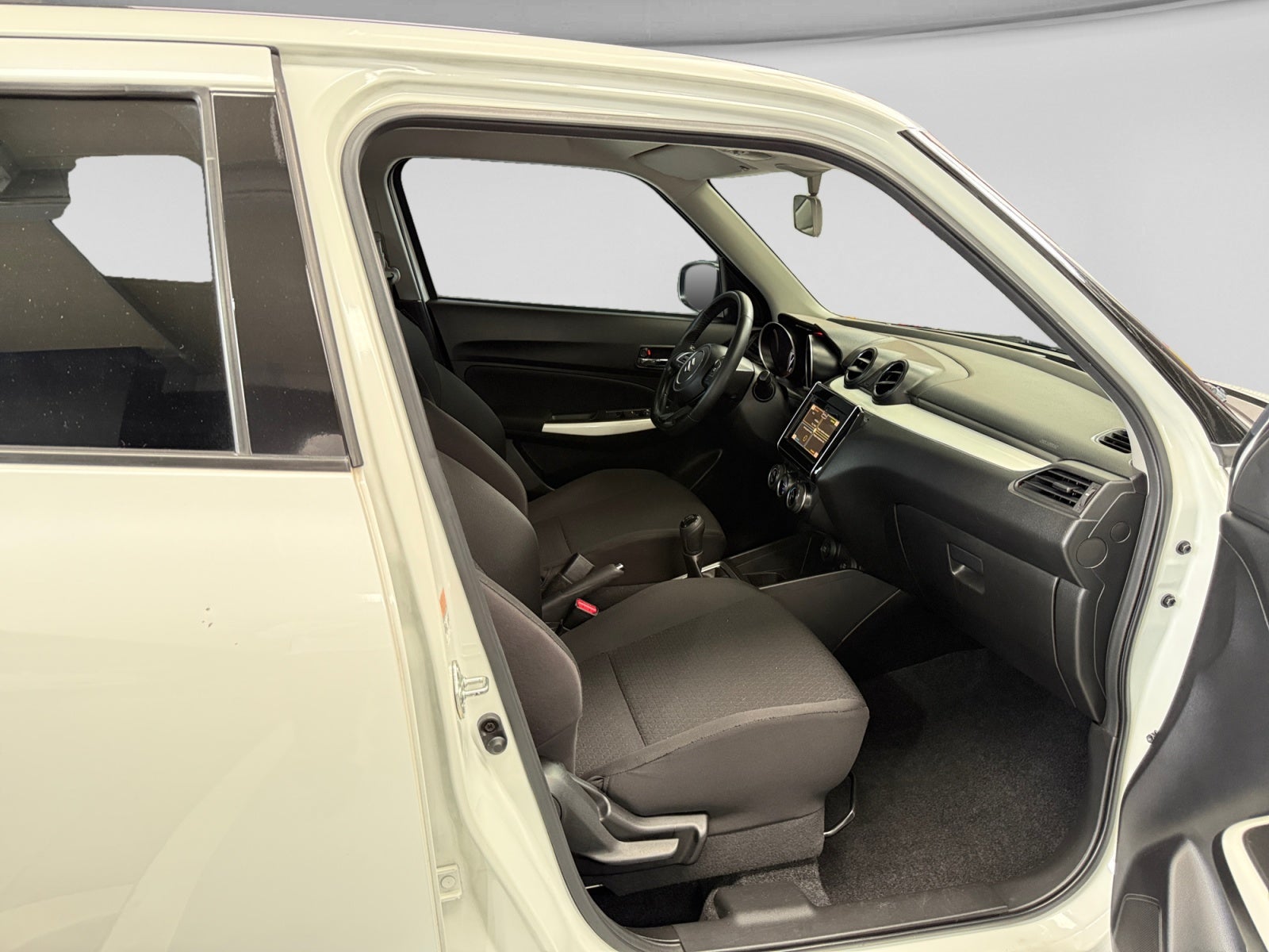 2019 SUZUKI SWIFT GLX TA