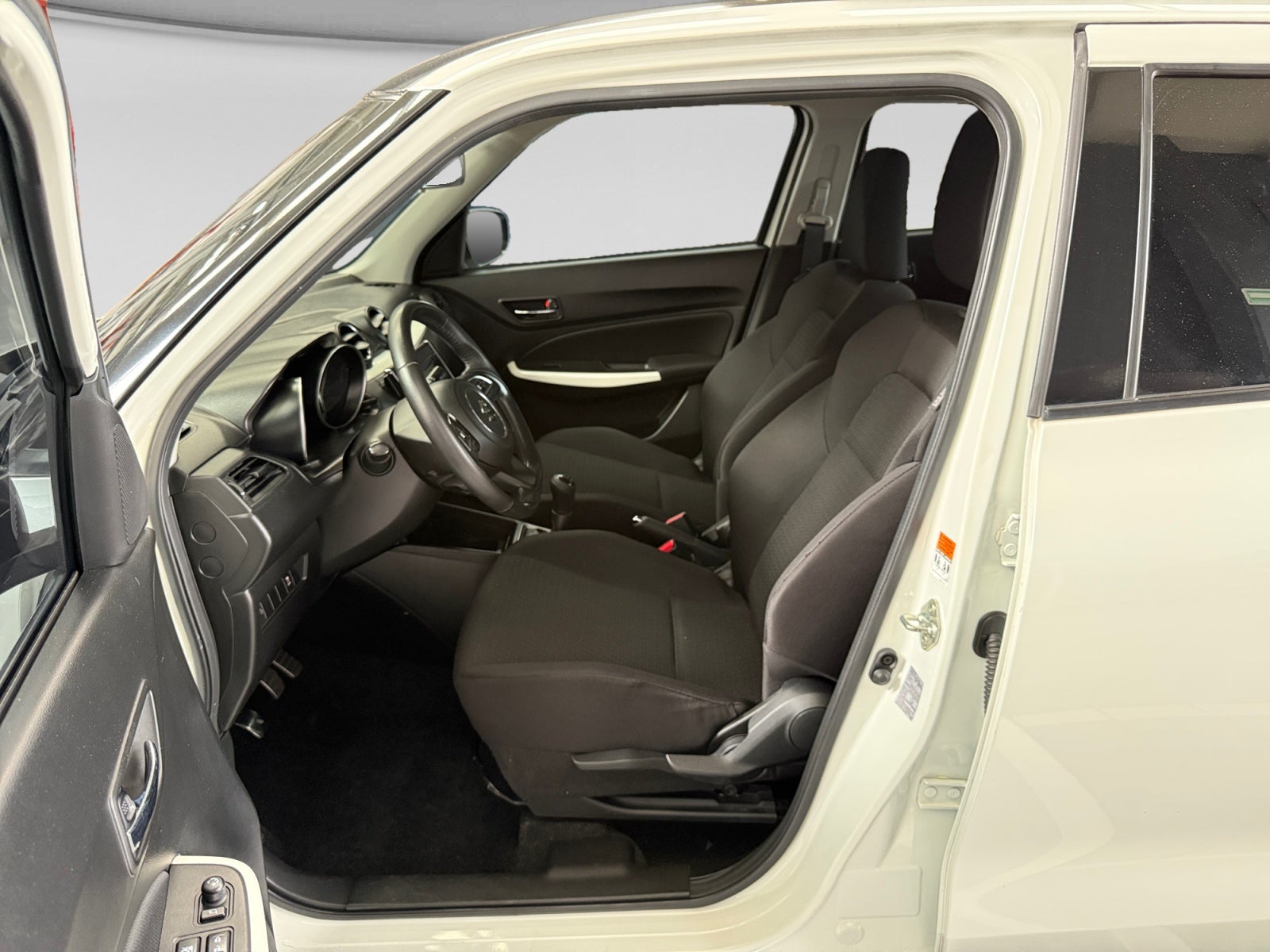 2019 SUZUKI SWIFT GLX TA