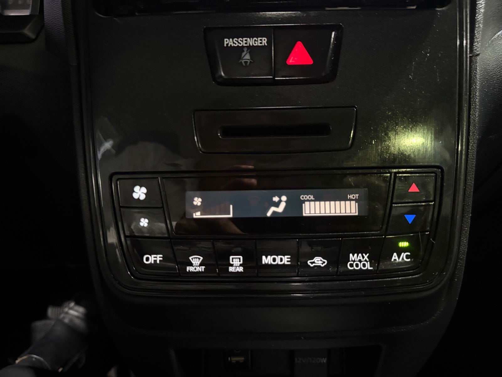 2021 Toyota AVANZA XLE AT