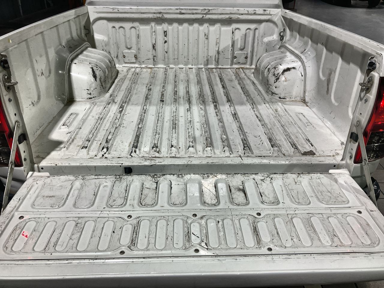 2021 Toyota HILUX D-CAB SR