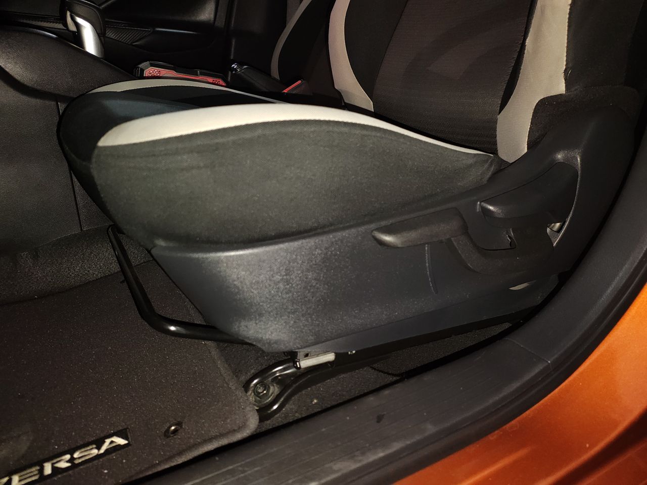 2020 Nissan VERSA ADVANCE CVT