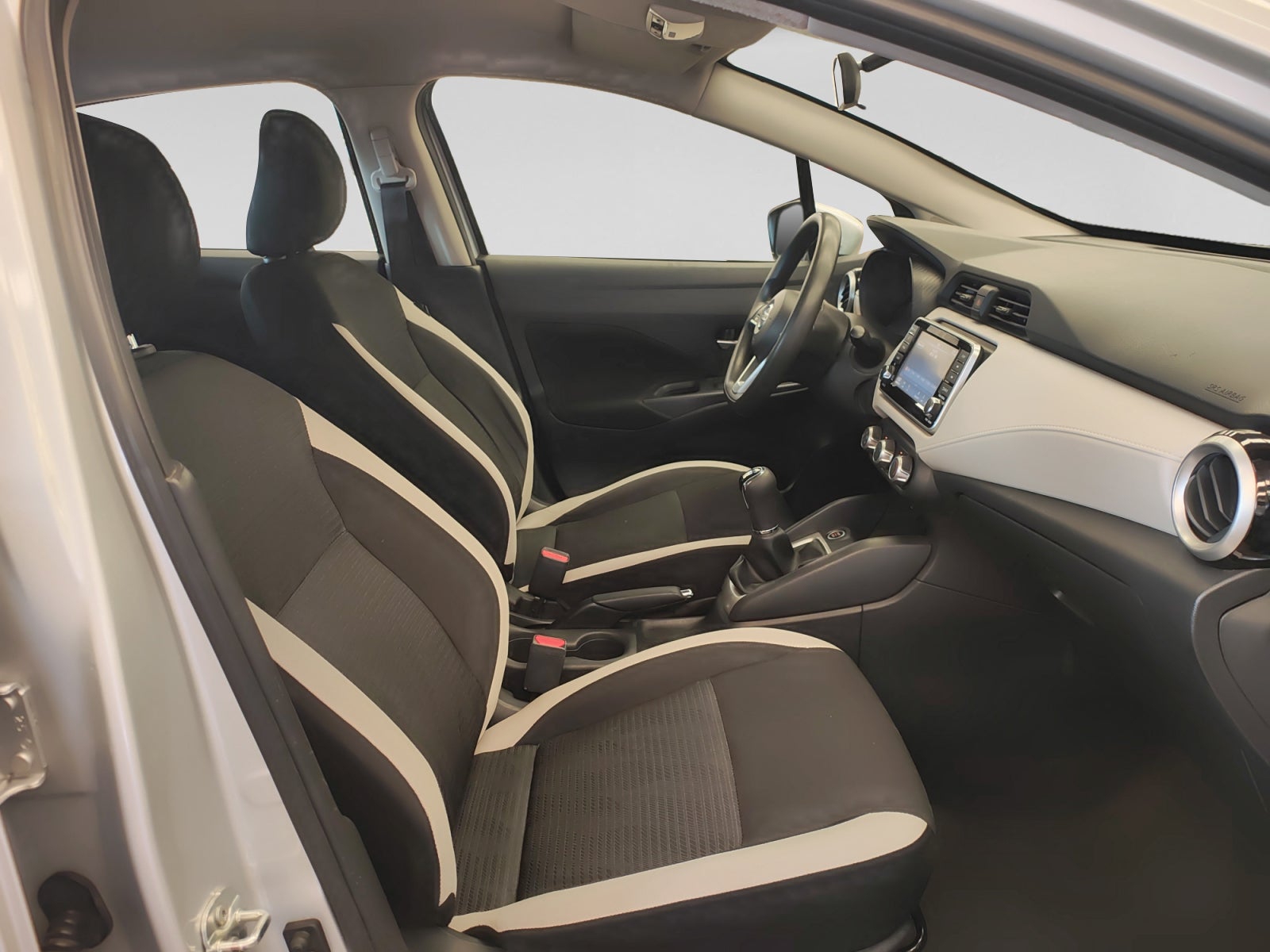 2022 Nissan VERSA ADVANCE MT 22
