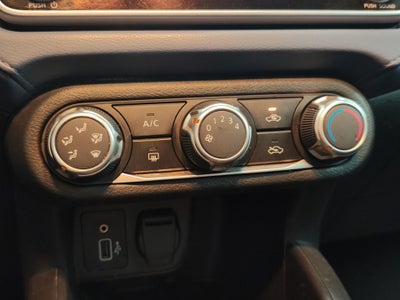 2024 Nissan VERSA ADVANCE MT 24