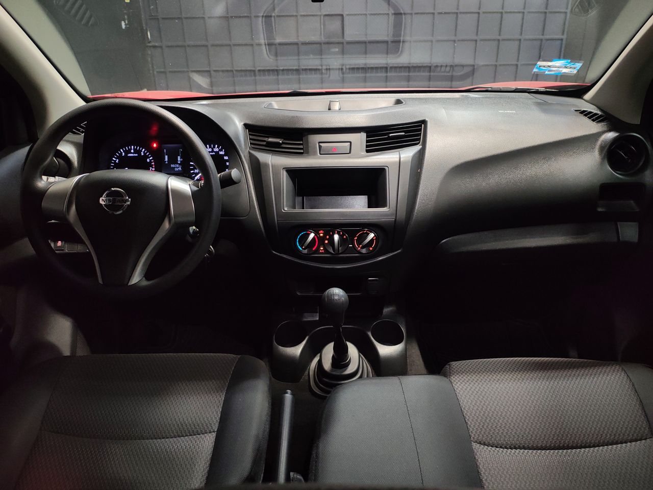 2020 Nissan NP300 PICK UP TM DH AC PAQ. SEG. 6 VEL