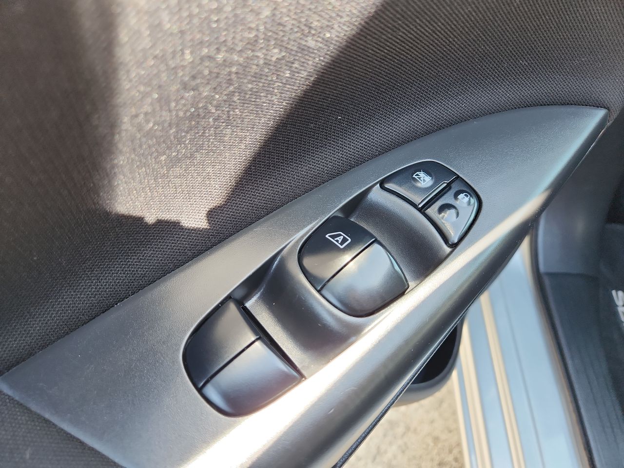 2018 Nissan SENTRA ADVANCE MT