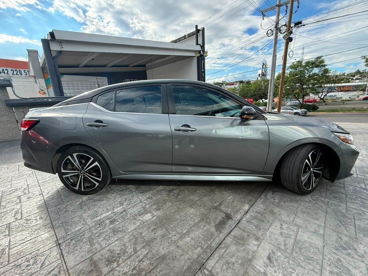 2023 Nissan SENTRA SR BITONO CVT 23