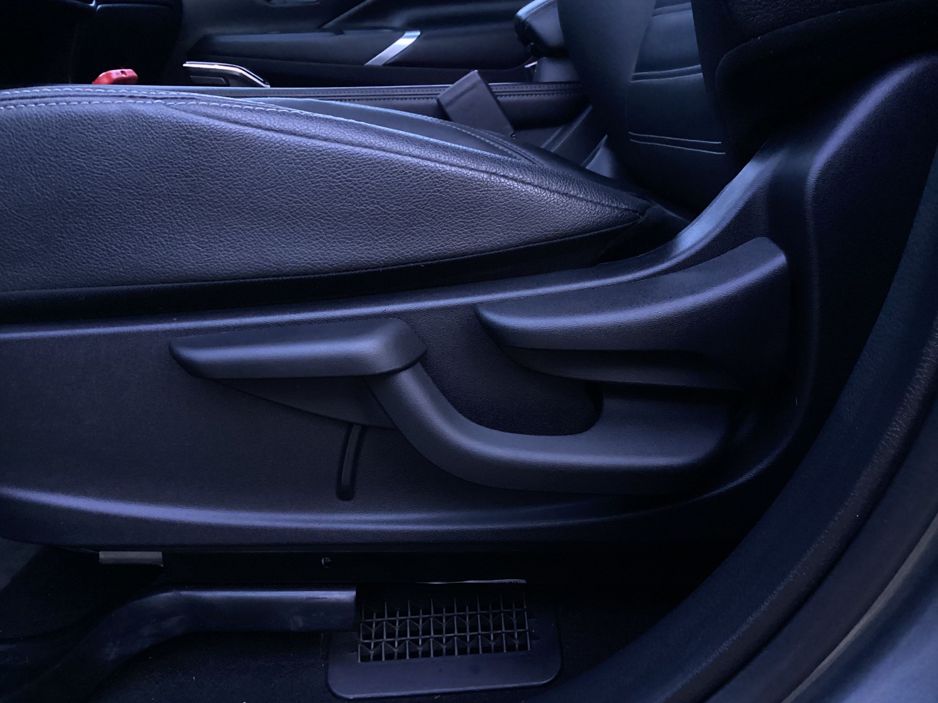 2024 Nissan KICKS PLATINUM E-POWER 24