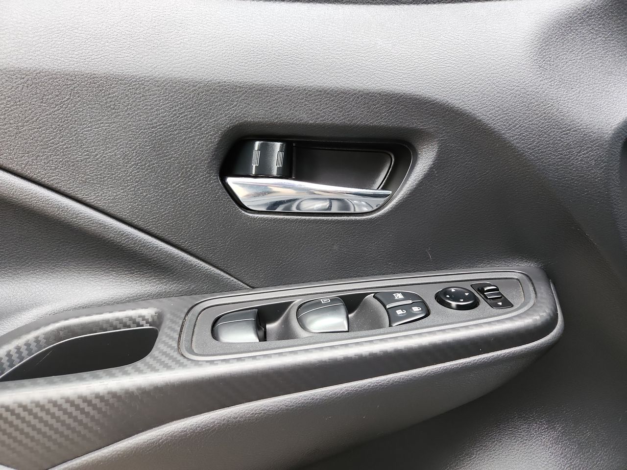 2021 Nissan VERSA SENSE MT 21