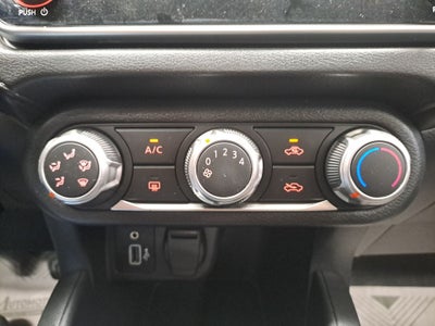 2024 Nissan VERSA SENSE MT 24
