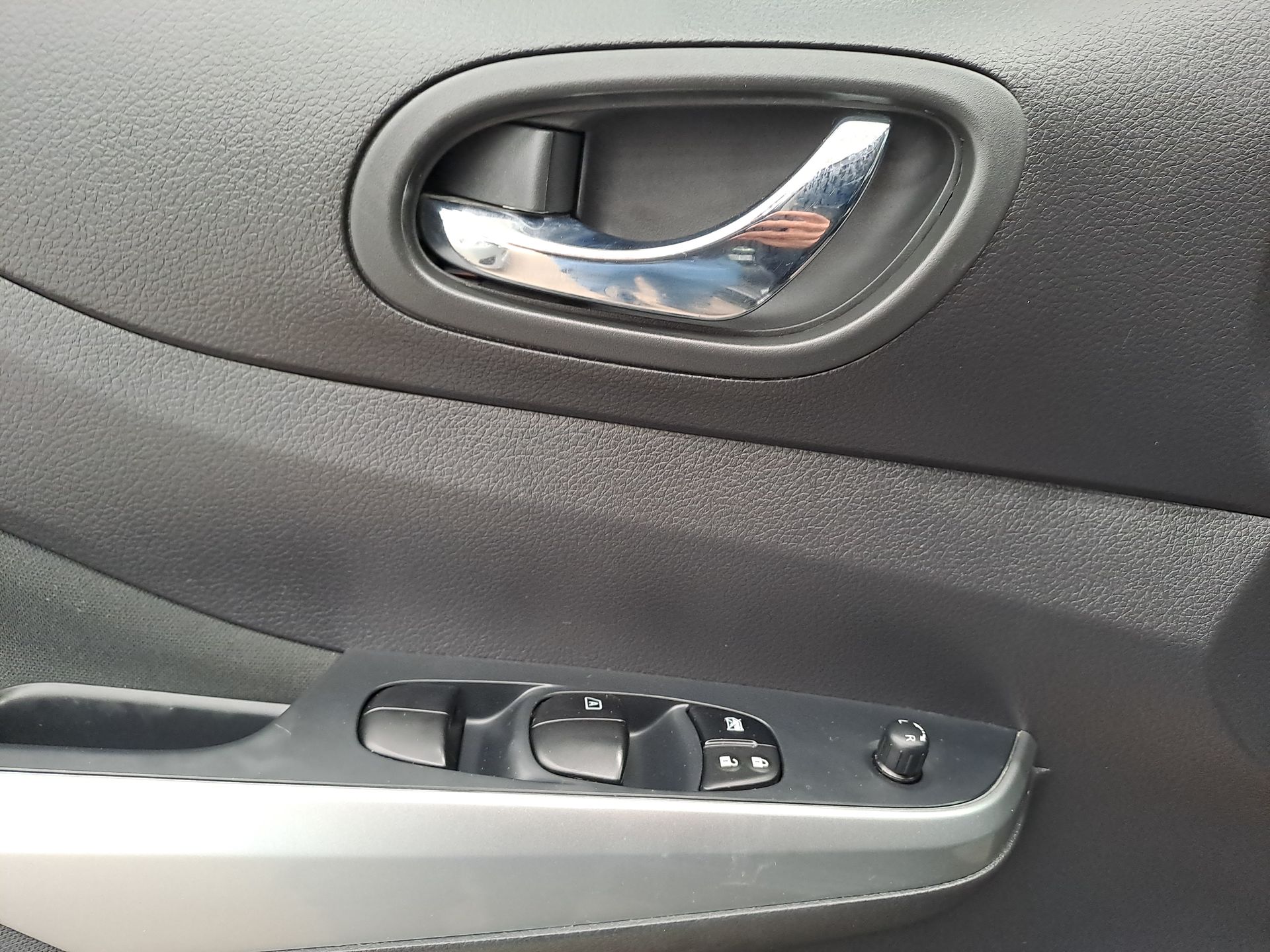 2024 Nissan FRONTIER FRONTIER LE TA 24