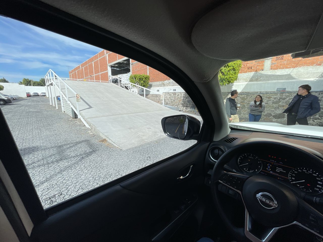 2023 Nissan FRONTIER LE TM 23