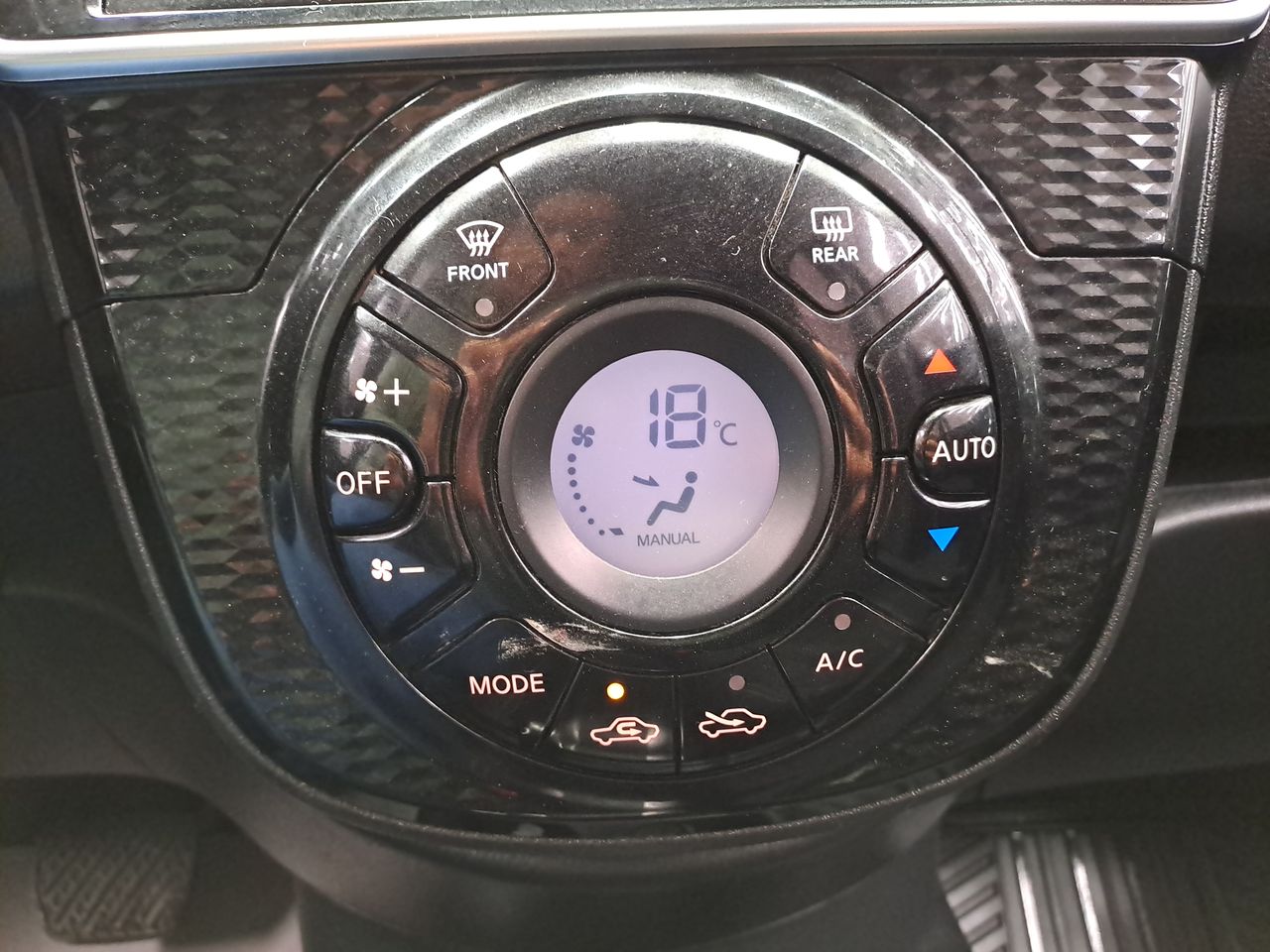 2023 Nissan MARCH EXCLUSIVE TA BI-TONO 23