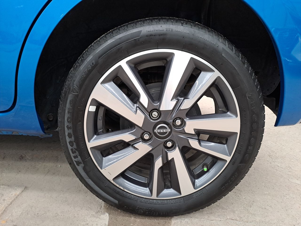 2023 Nissan MARCH EXCLUSIVE TA BI-TONO 23