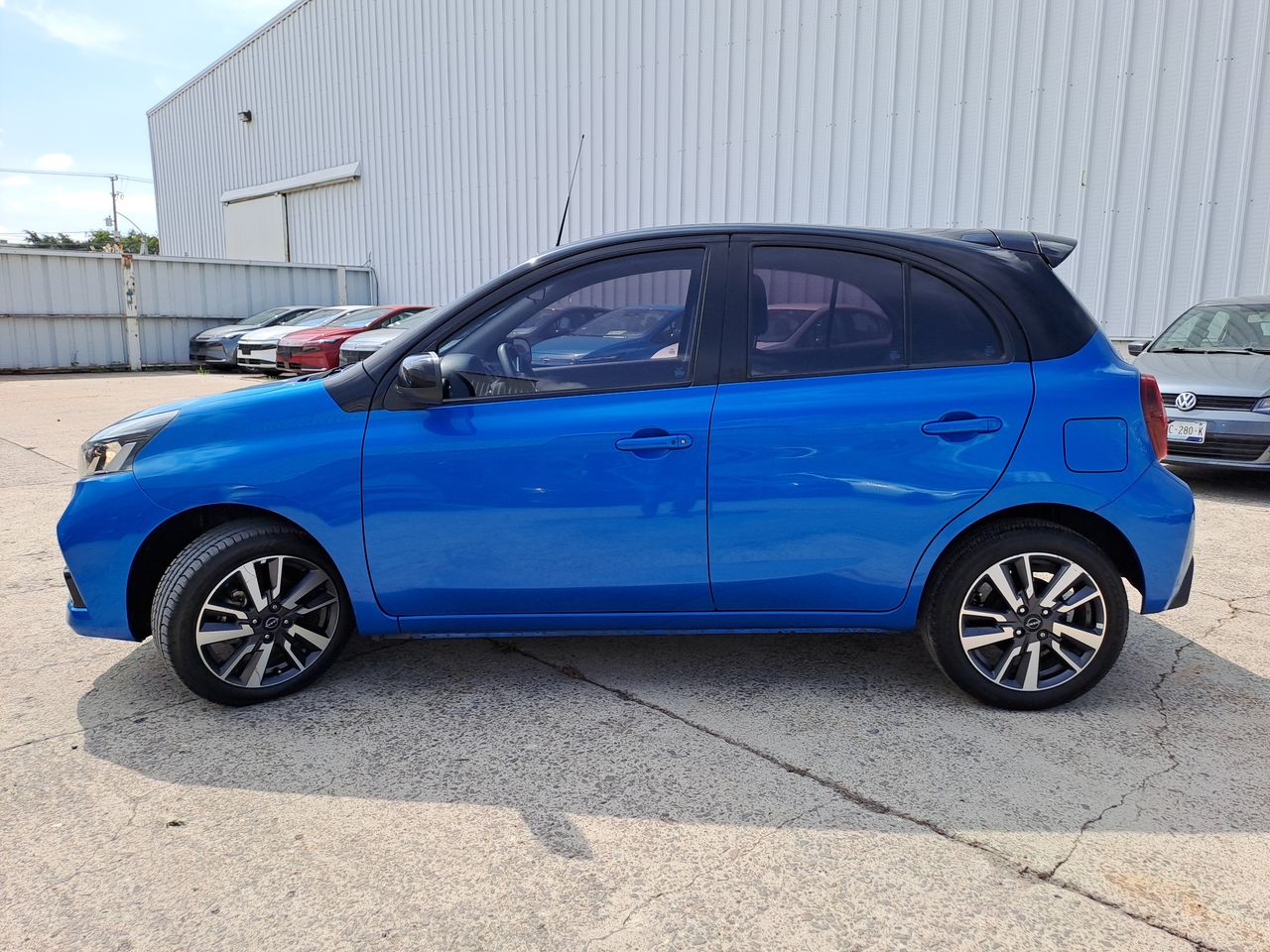 2023 Nissan MARCH EXCLUSIVE TA BI-TONO 23