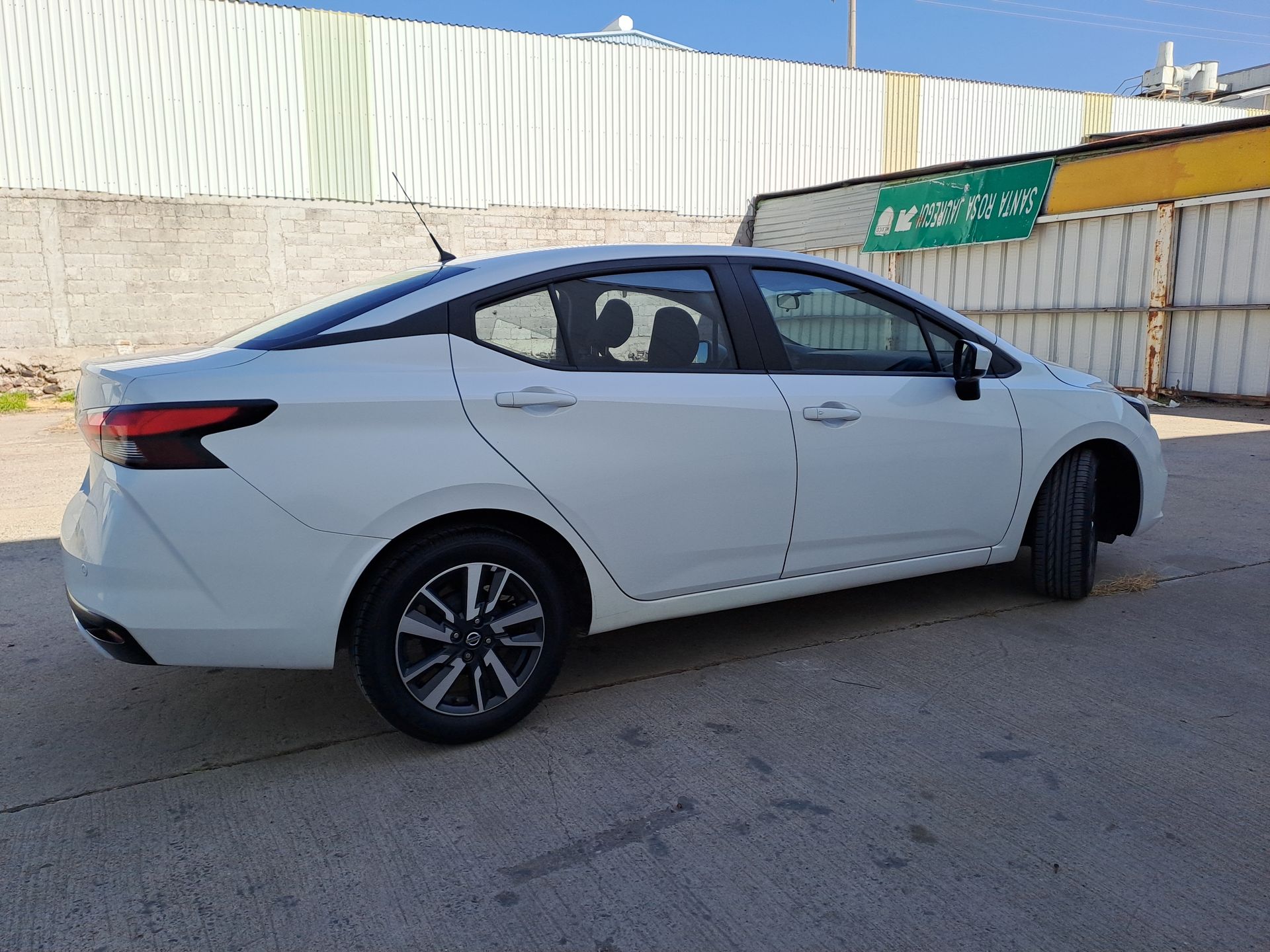 2022 Nissan VERSA ADVANCE CVT 22