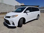 2018 Toyota SIENNA LE