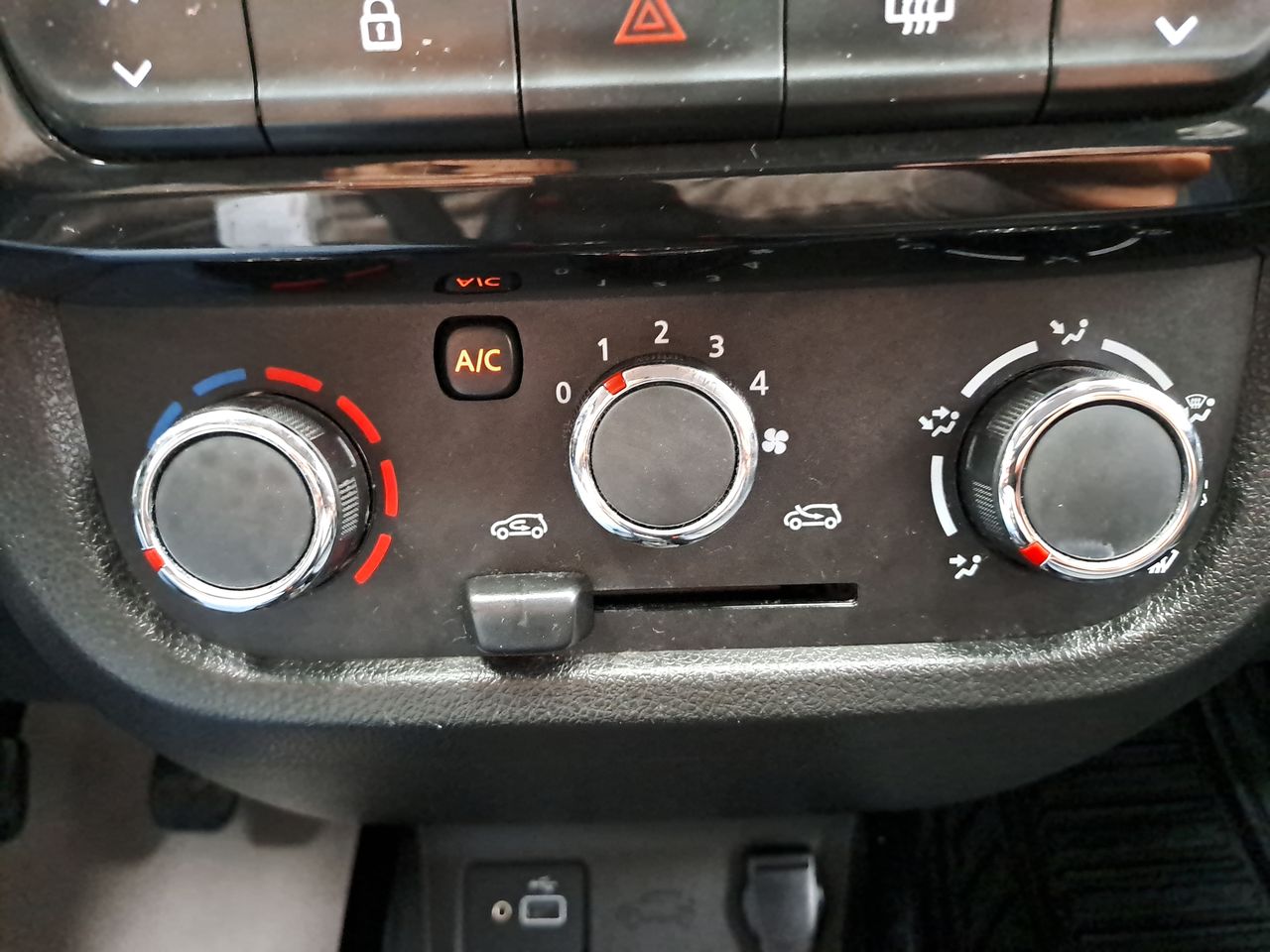 2024 RENAULT KWID ICONIC