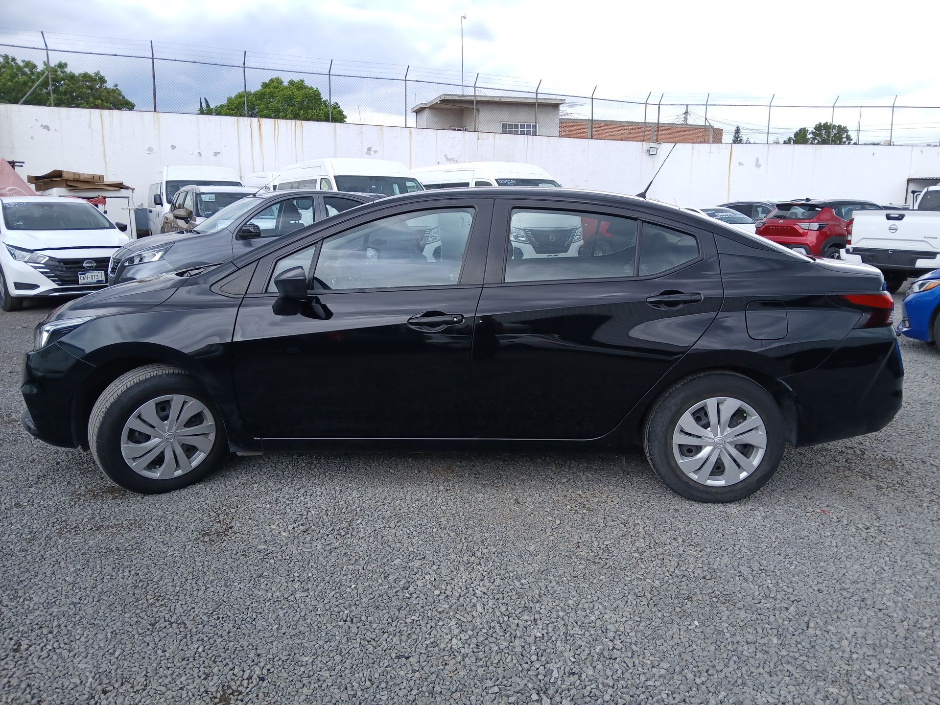 2022 Nissan VERSA SENSE MT 22