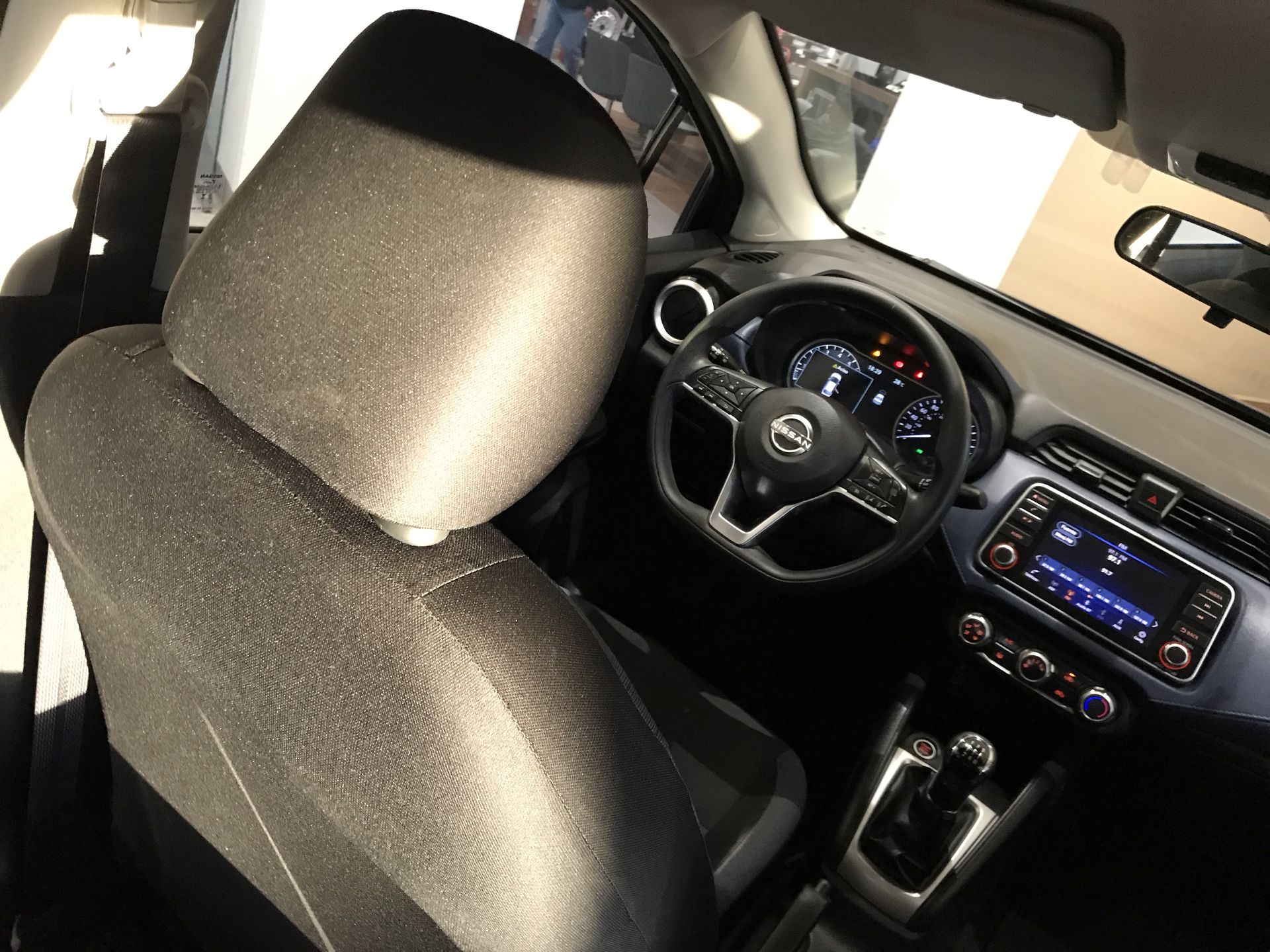 2023 Nissan VERSA ADVANCE MT 23