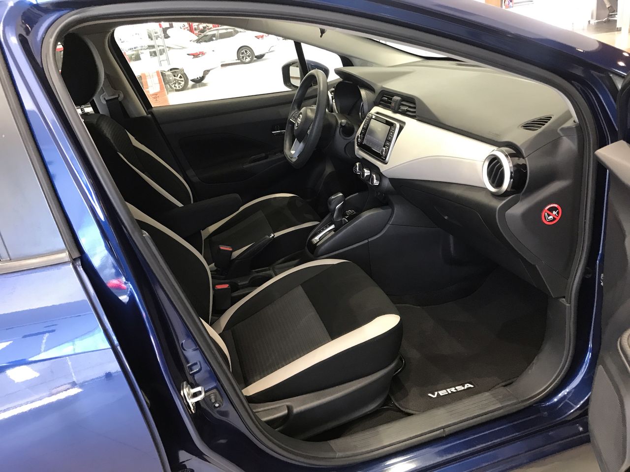 2021 Nissan VERSA ADVANCE CVT 21
