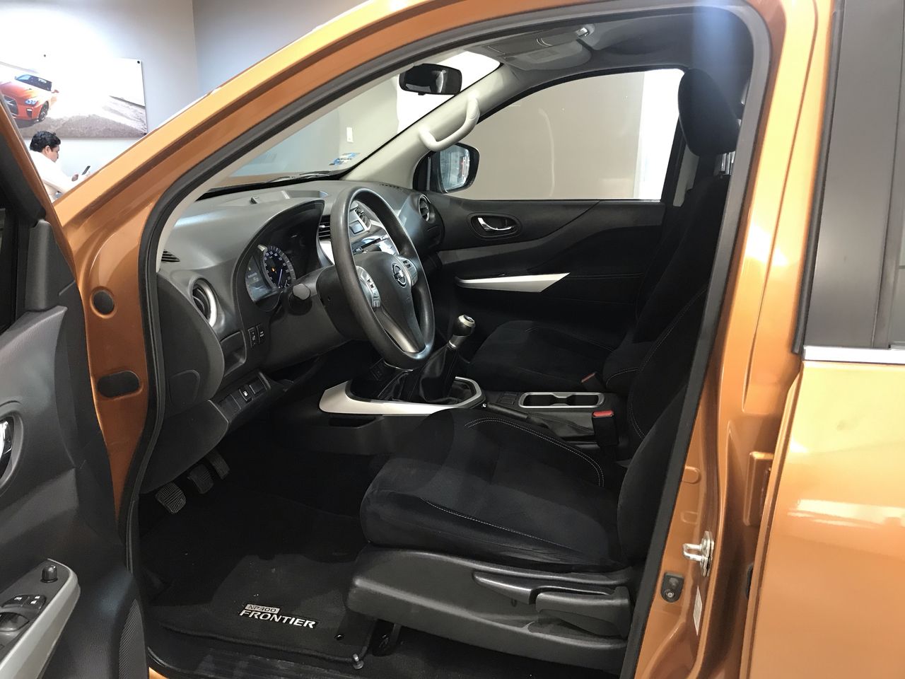 2018 Nissan NP300 FRONTIER LE TM AC