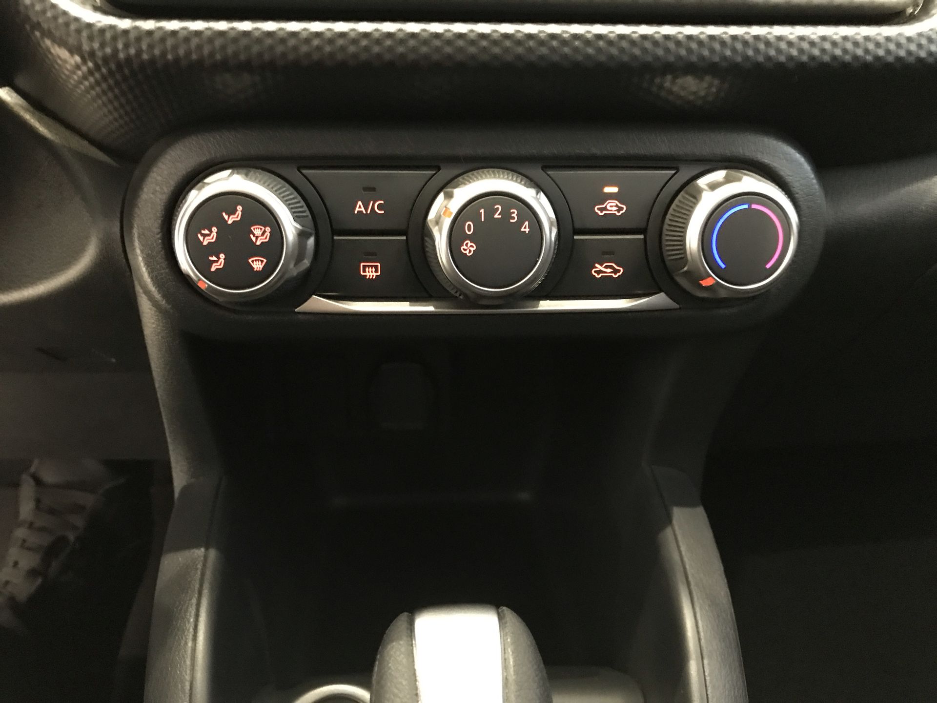 2024 Nissan KICKS PLAY ADVANCE 1.6 LTS CVT 24