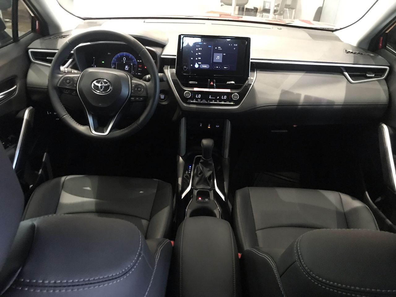 2025 Toyota COROLLA CROSS XLE CVT