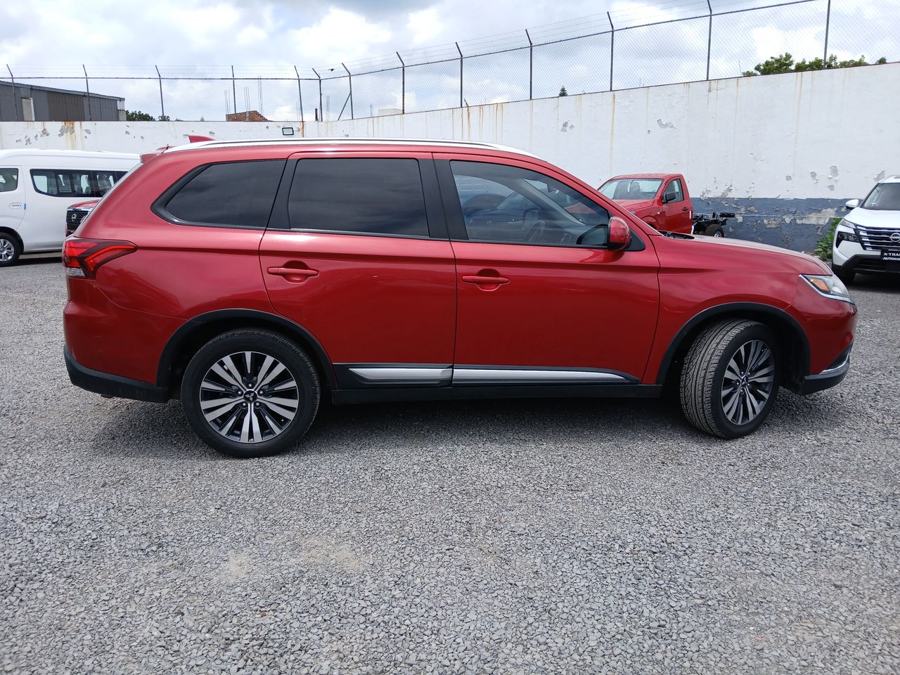 2019 Mitsubishi OUTLANDER ES