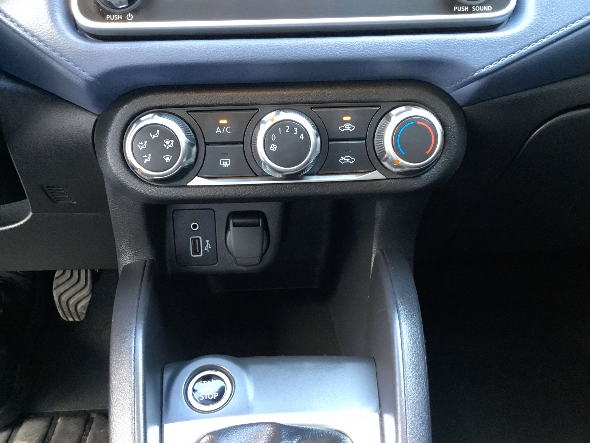 2024 Nissan VERSA ADVANCE MT 24