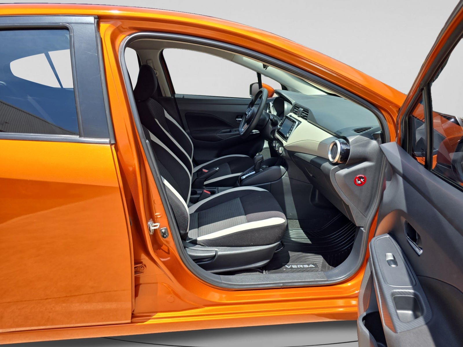 2022 Nissan VERSA ADVANCE CVT 22