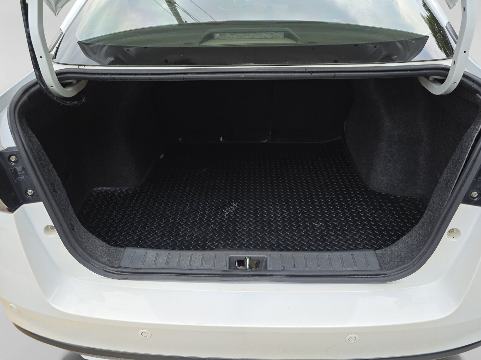 2023 Nissan VERSA VERSA SR CVT