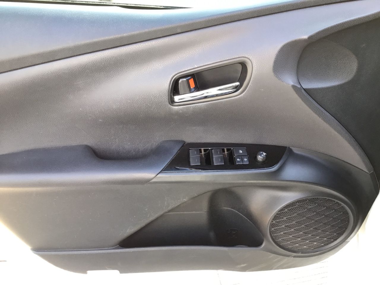 2020 Toyota PRIUS BASE