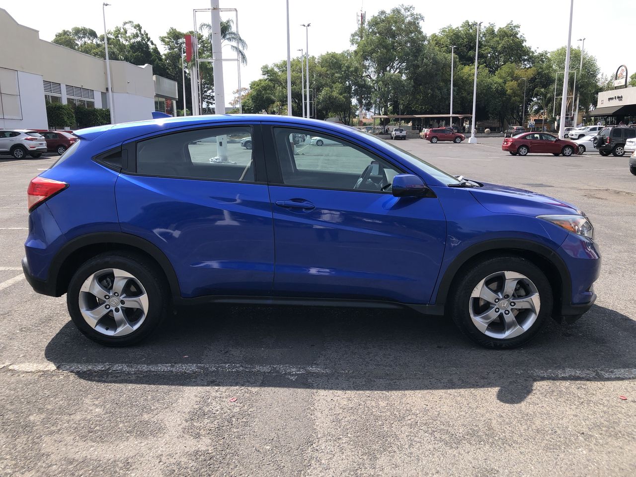 2018 Honda HR-V HR-V UNIQ T/M