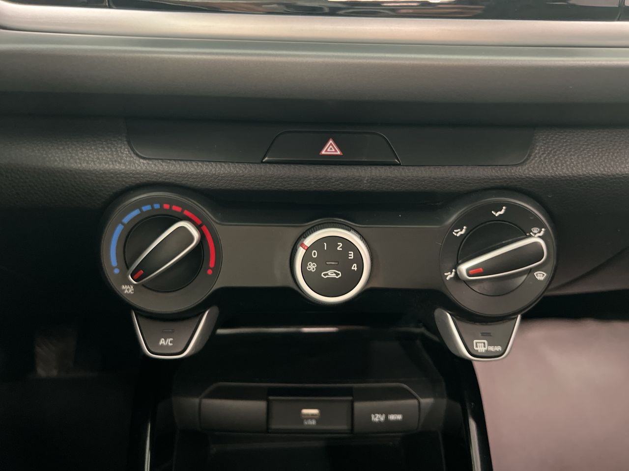 2022 Kia RIO LX TM