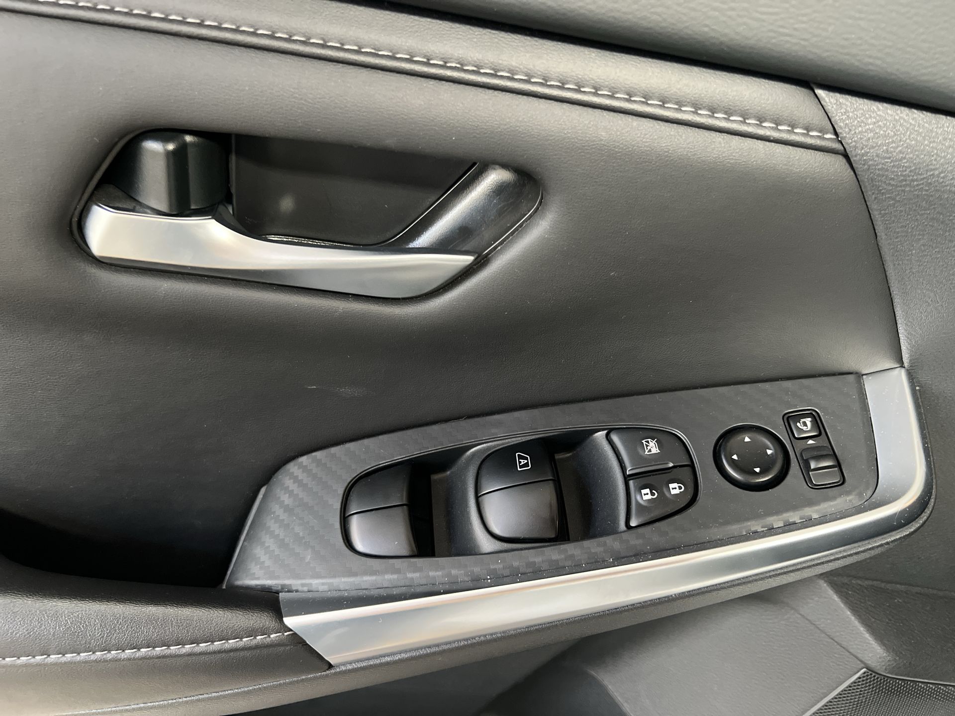 2025 Nissan SENTRA SR PLATINUM BITONO CVT 25