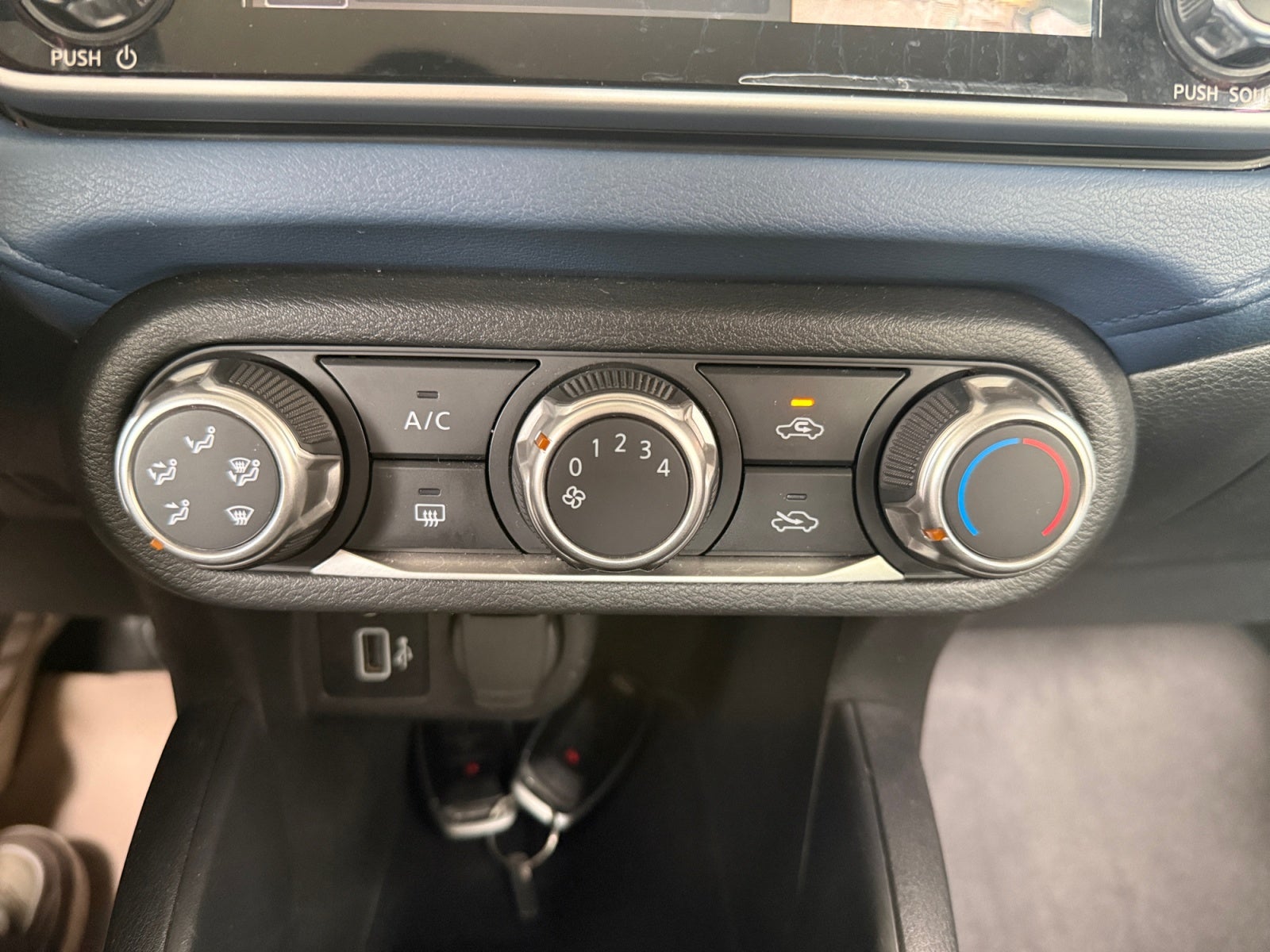2024 Nissan VERSA ADVANCE MT 24