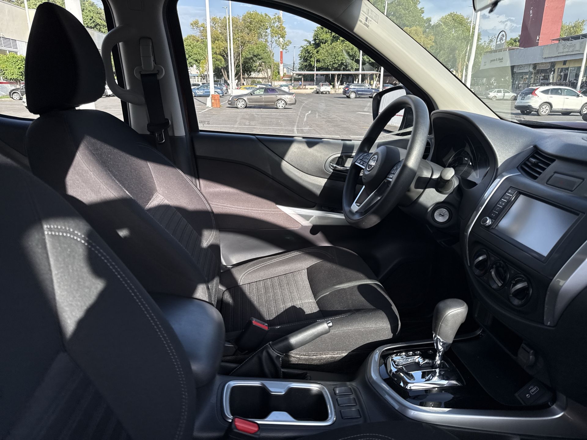 2023 Nissan FRONTIER FRONTIER LE TA