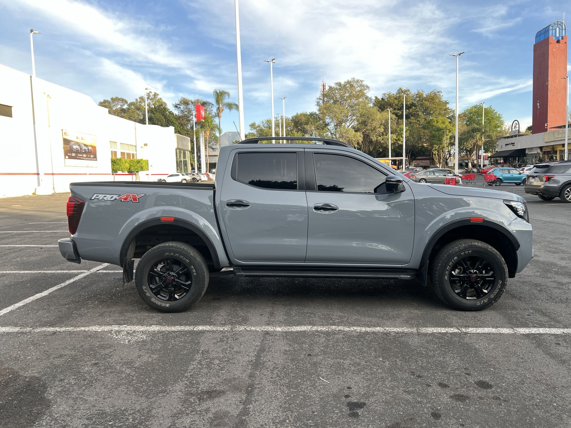 2023 Nissan FRONTIER PRO-4X 4X4 TA 23