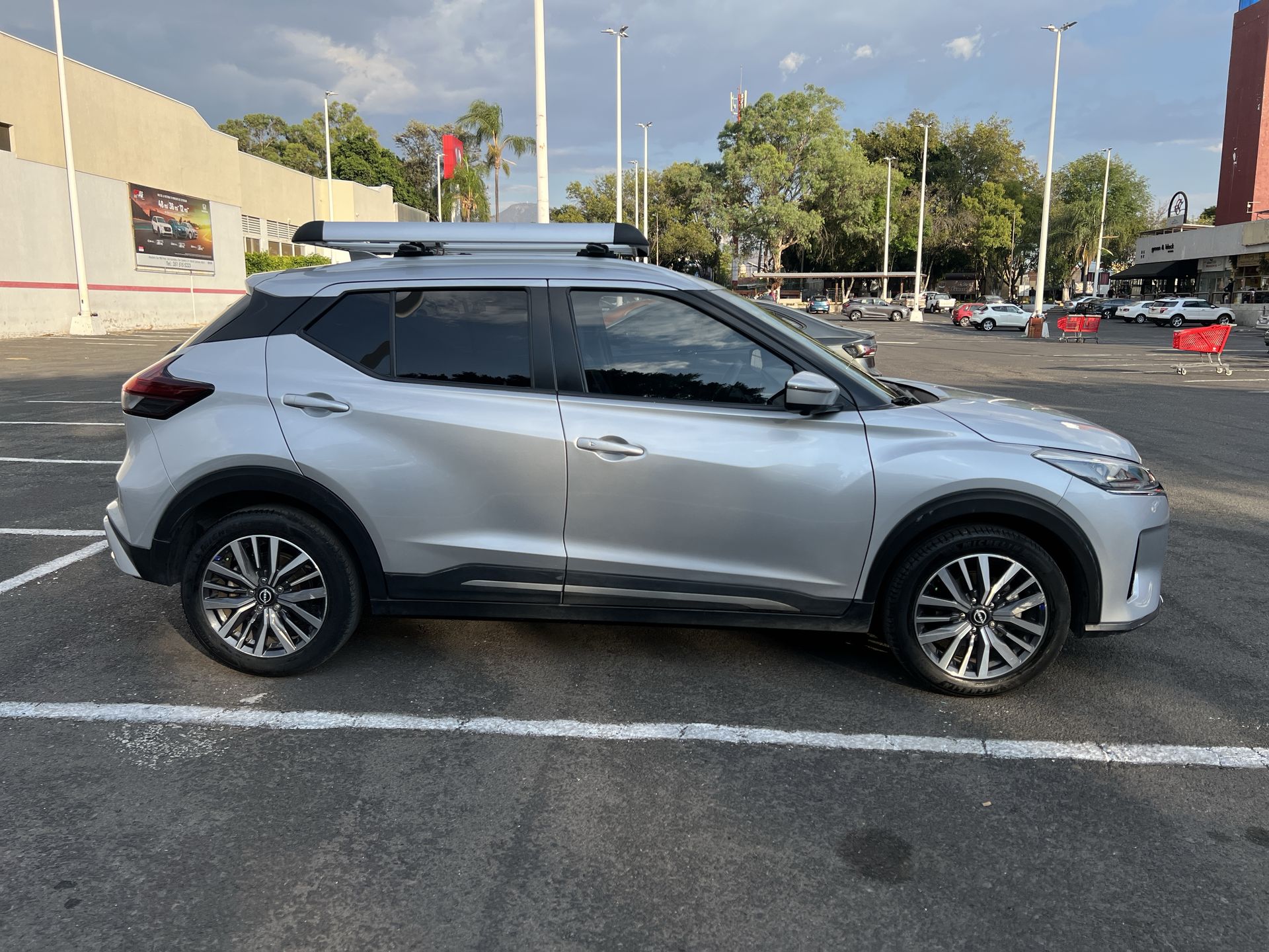 2022 Nissan KICKS PLATINUM 1.6 LTS CVT 22