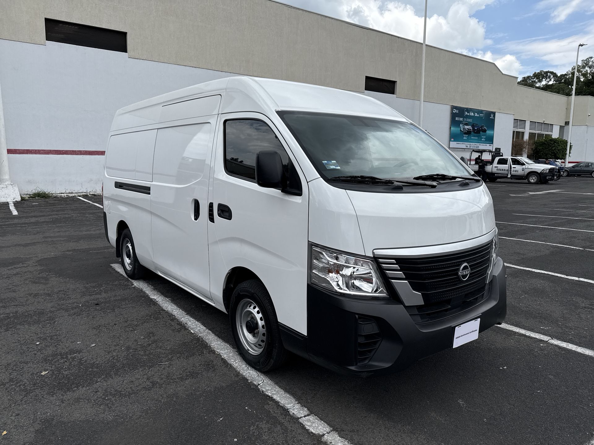 2023 Nissan NV350 URVAN PANEL AMPLIA AA 23