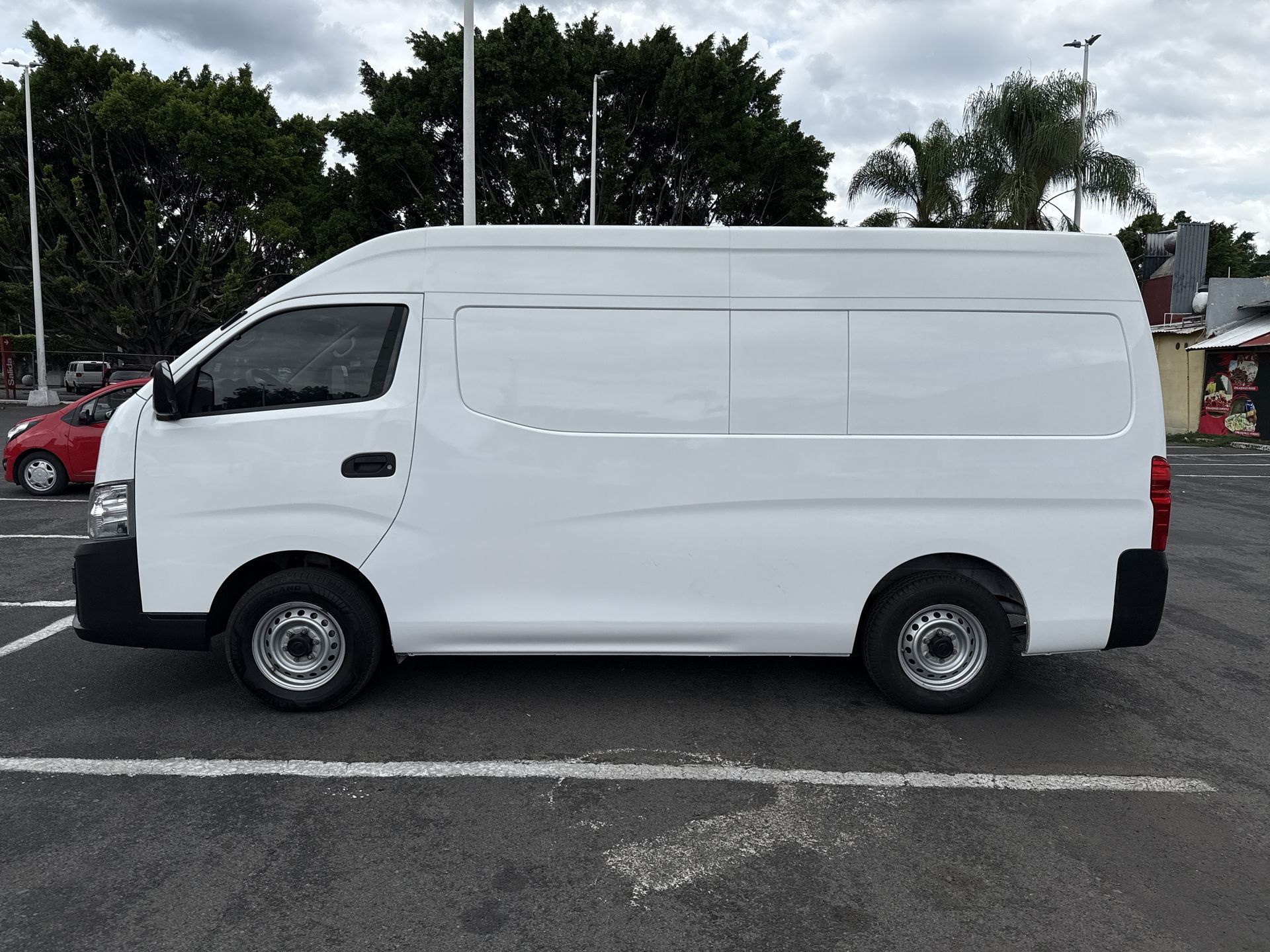 2023 Nissan NV350 URVAN PANEL AMPLIA AA 23