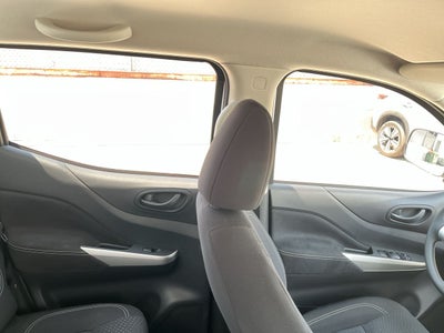 2020 Nissan FRONTIER NP300 DOBLE CABINA SE AC PAQ SEG