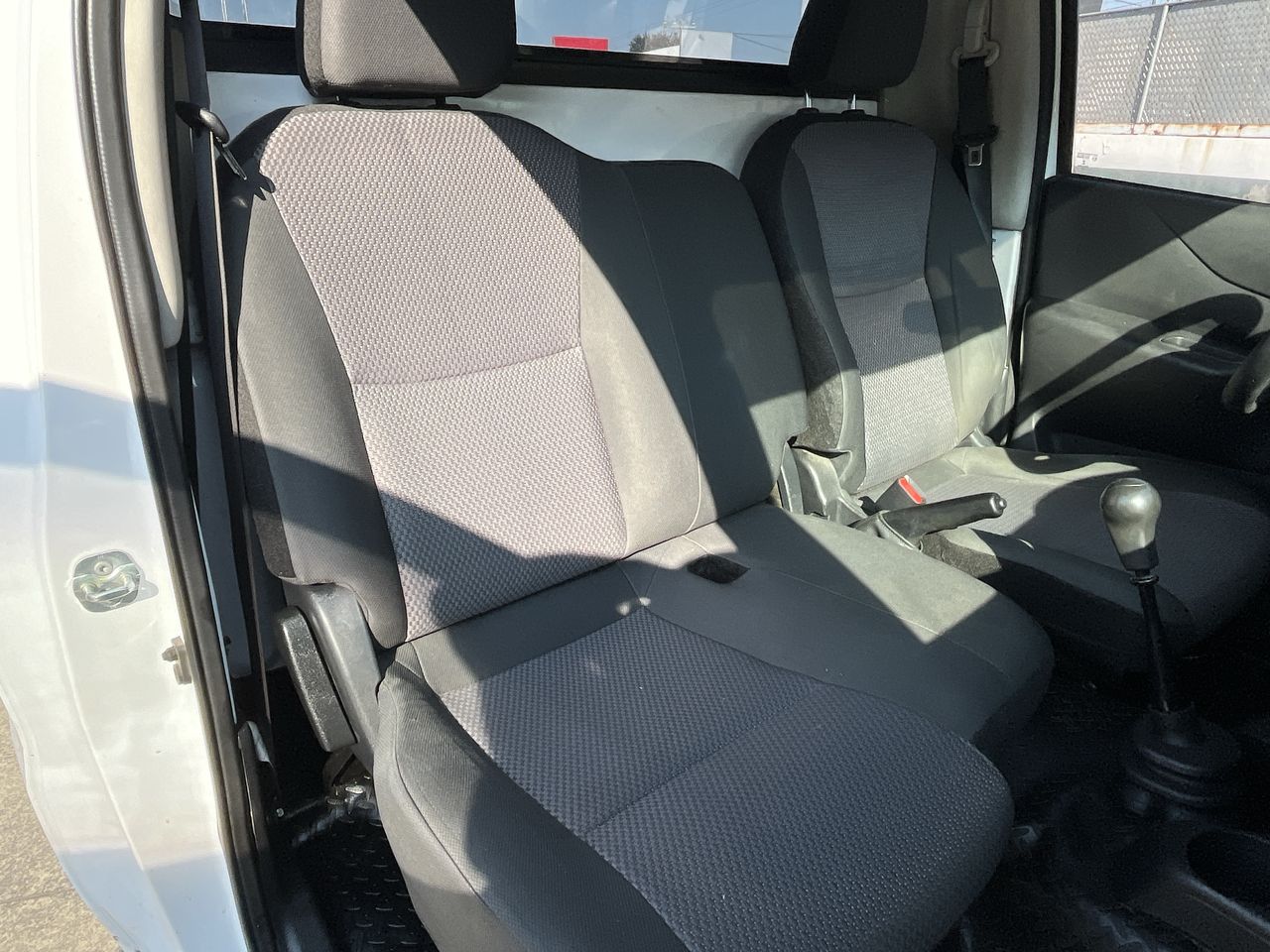 2020 Nissan NP300 CHASIS CAB. TM DH AC PAQ. SEG. VDC 6 VEL