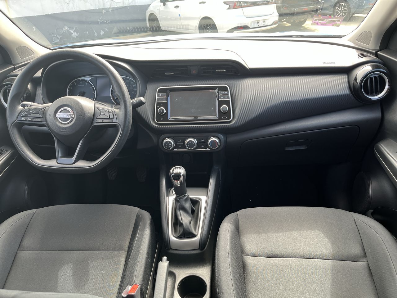 2024 Nissan KICKS KICKS 5 PUERTAS ADVANCE 1.6 LTS T/M