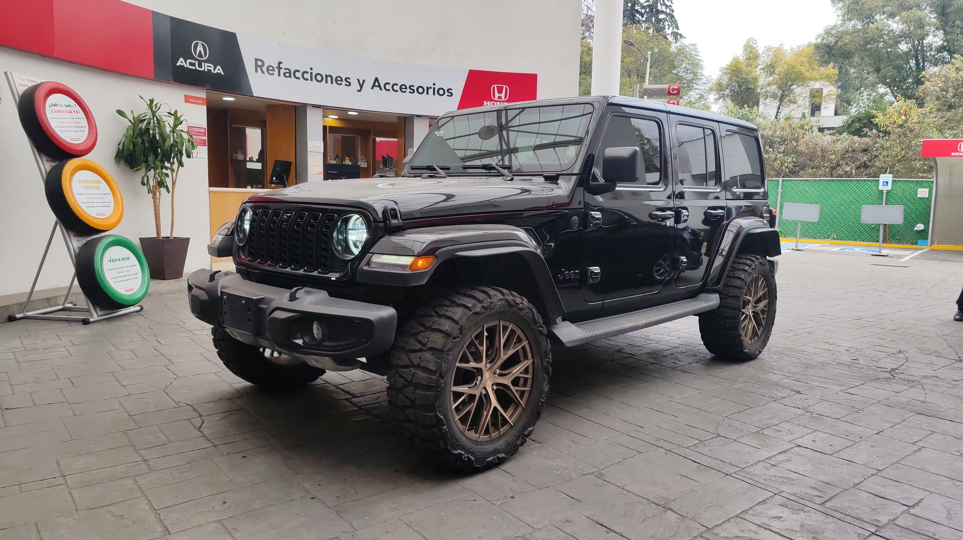 2025 Jeep WRANGLER UNLIMITED SAHARA PHEV TURBO 4XE